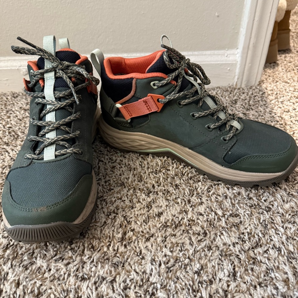 Teva Grandview GTX Women’s Green Hiking Shoes